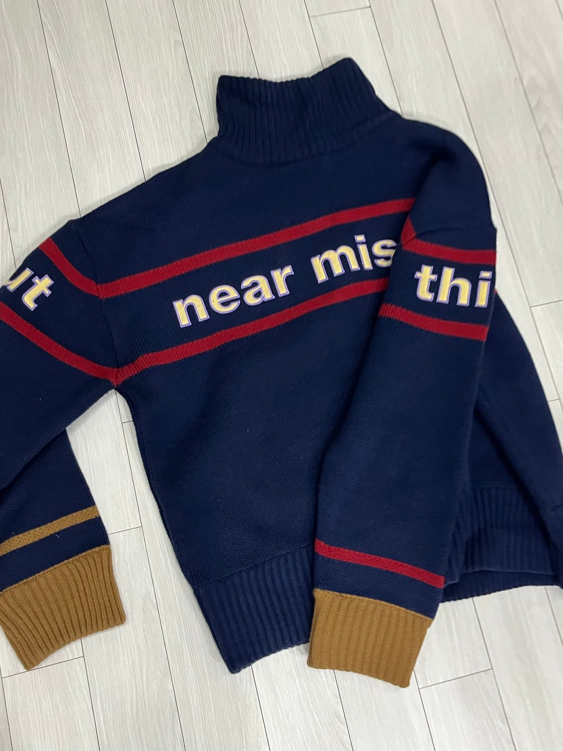 아더에러 터틀넥 헤비스웨터 상품이미지1