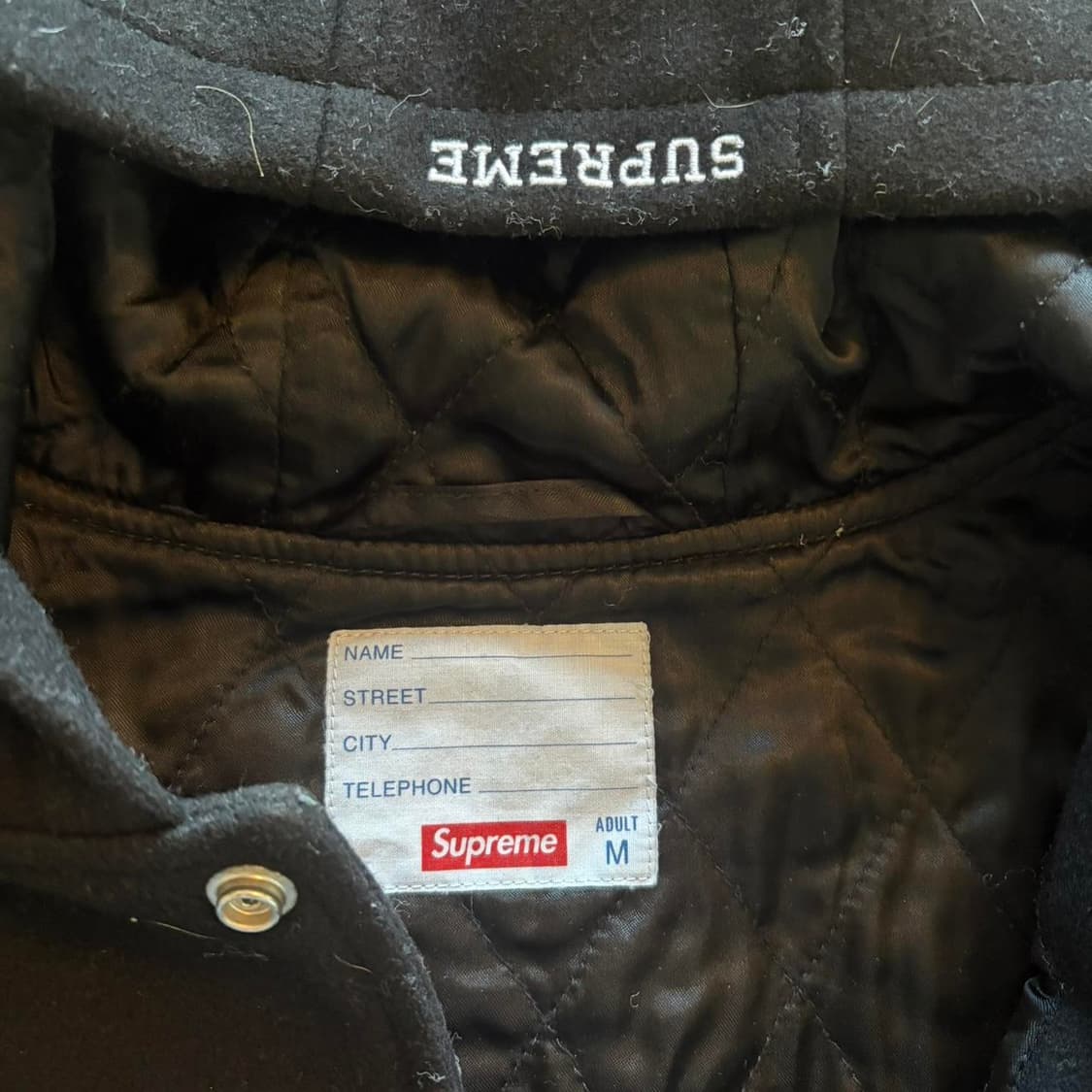 20FW 슈프림 킹 후드 바시티 자켓 블랙 상품이미지3