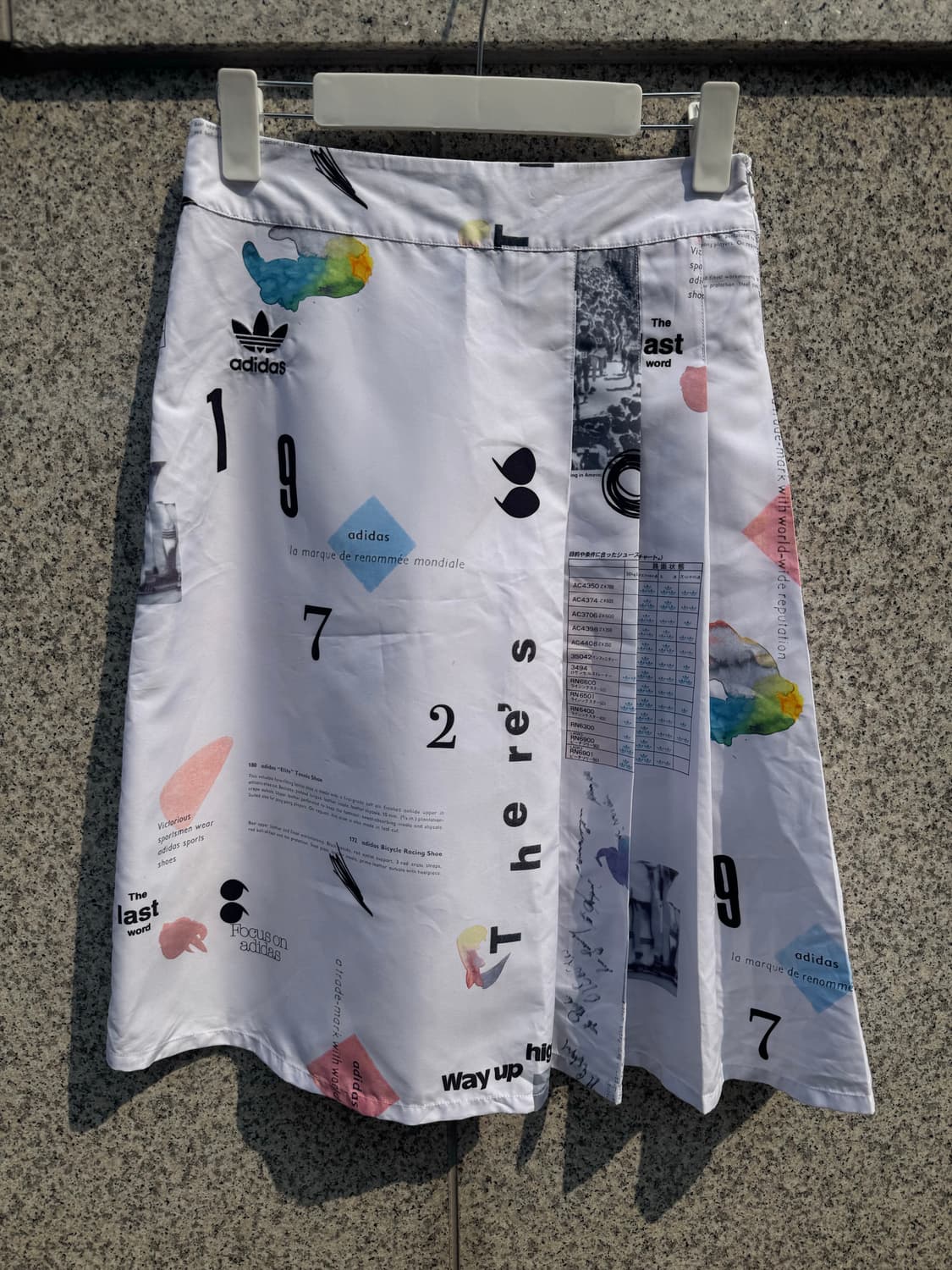 [희귀/풀드레싱] 아디다스 오리지널스 뉴스페이퍼 그래픽 스커트 상품이미지1