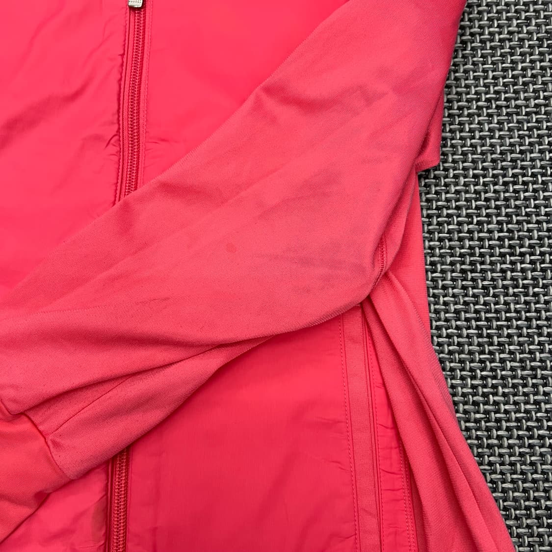 착샷O 아디다스 핑크 핑거홀 져지 상품이미지5