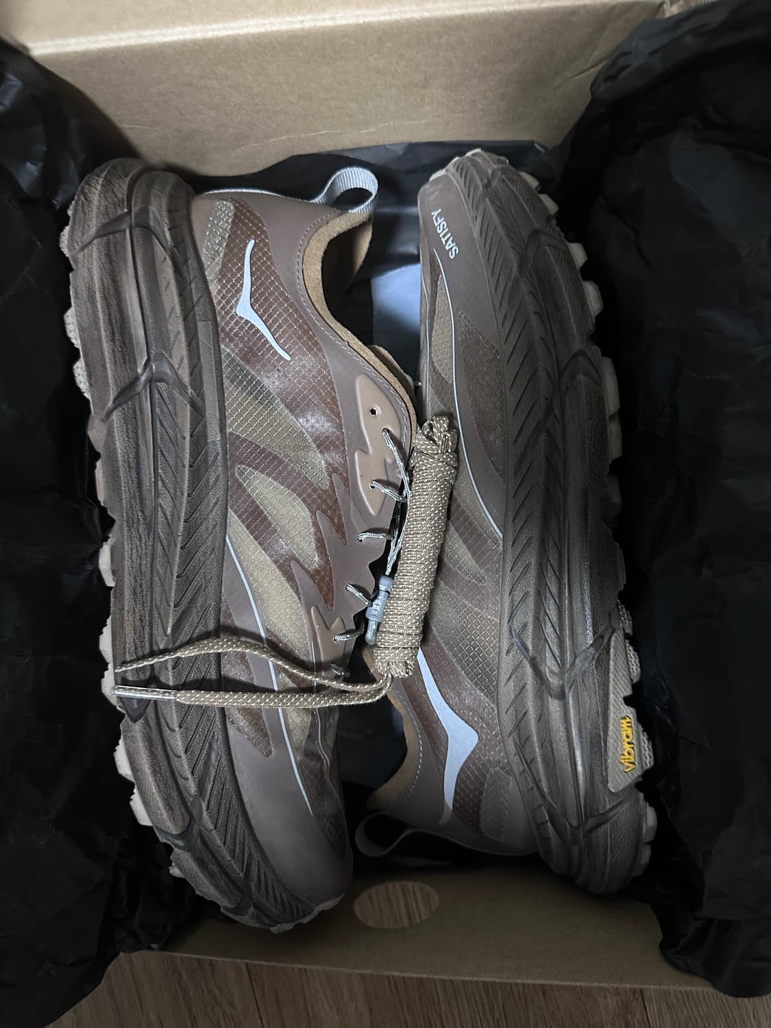 호카x새티스파이 마파테 스피드4 라이트러버 275 상품이미지1