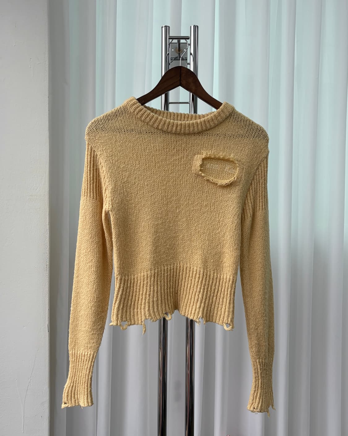 [S]마뗑킴 Matin kim 데미지 솔리드 니트 라이트 옐로우 상품이미지3