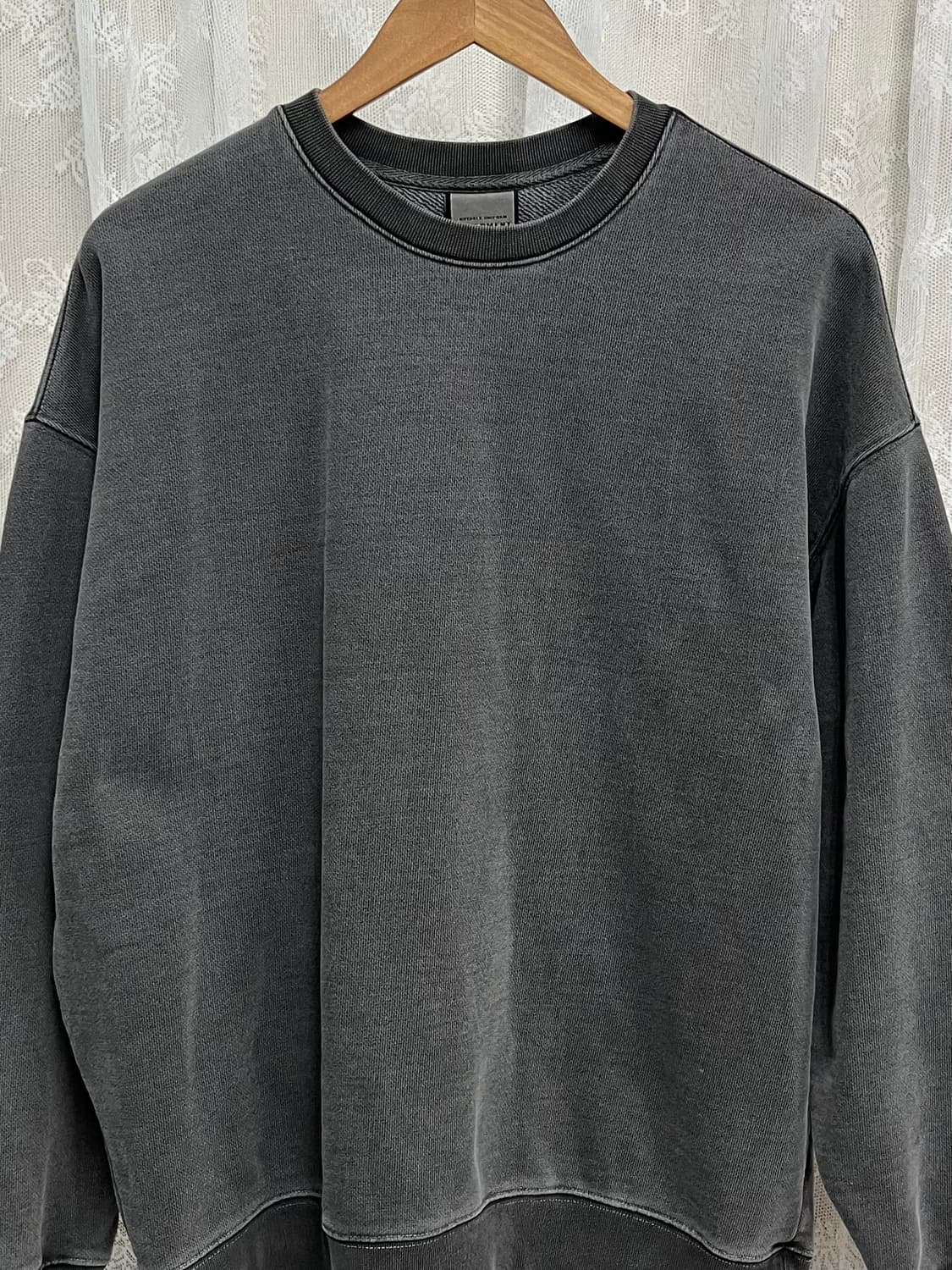 L) 소버먼트 피그먼트 스웻셔츠 맨투맨 차콜 상품이미지3