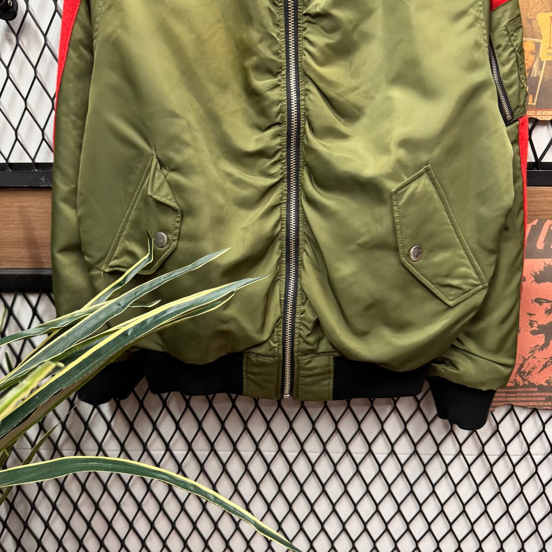 SJYP MA-1 항공점퍼 사이드 스트라이프 배색 포인트 카키 상품이미지4