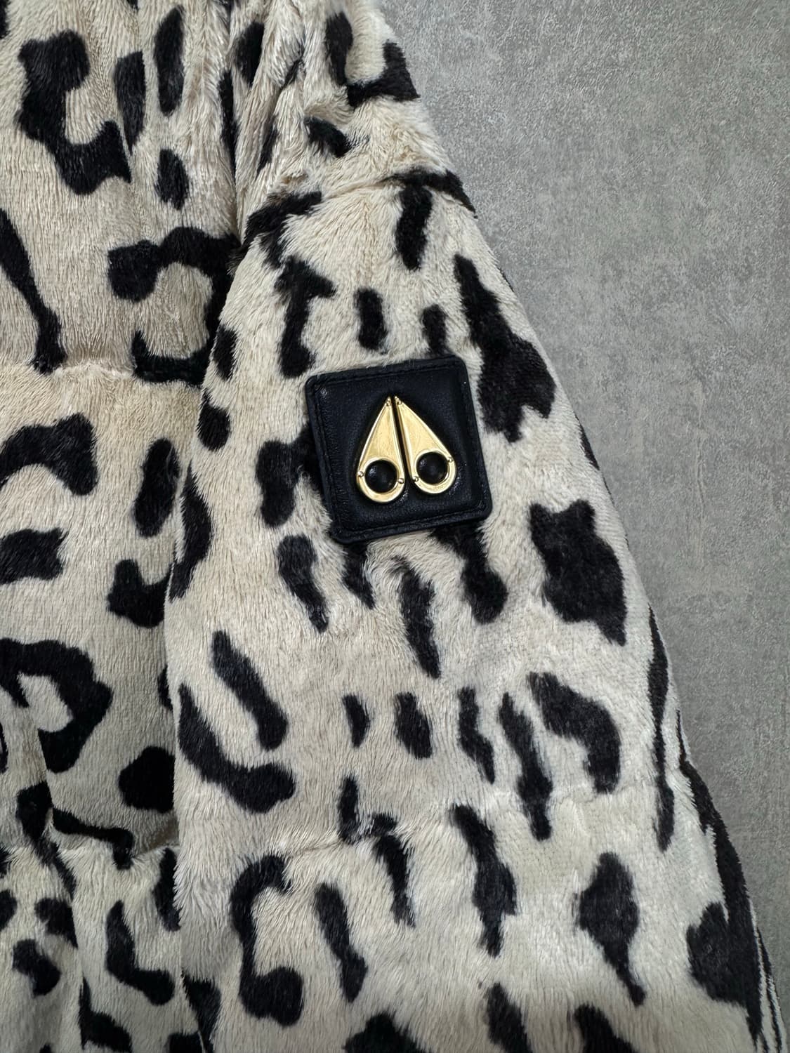 M / Moose Knuckles 무스너클 라니 송치 레오파드 패딩 푸퍼 상품이미지3