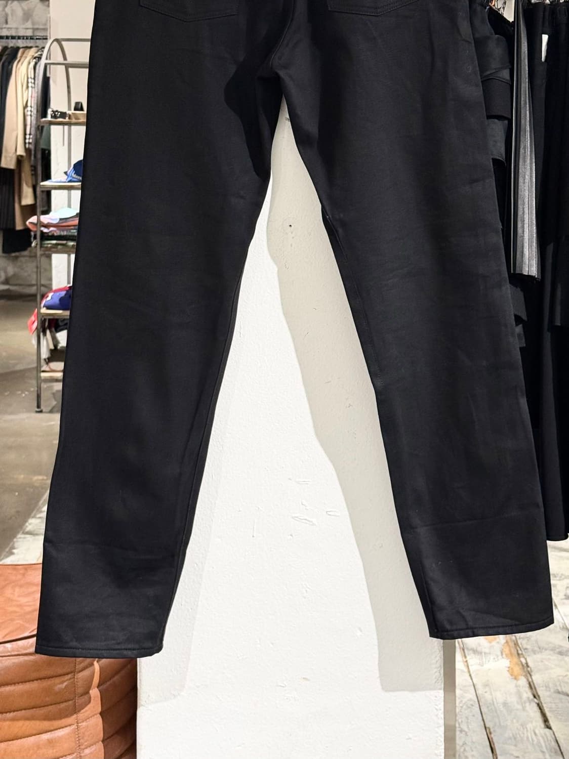 생로랑 블랙 스트레이트핏 데님 팬츠 상품이미지6