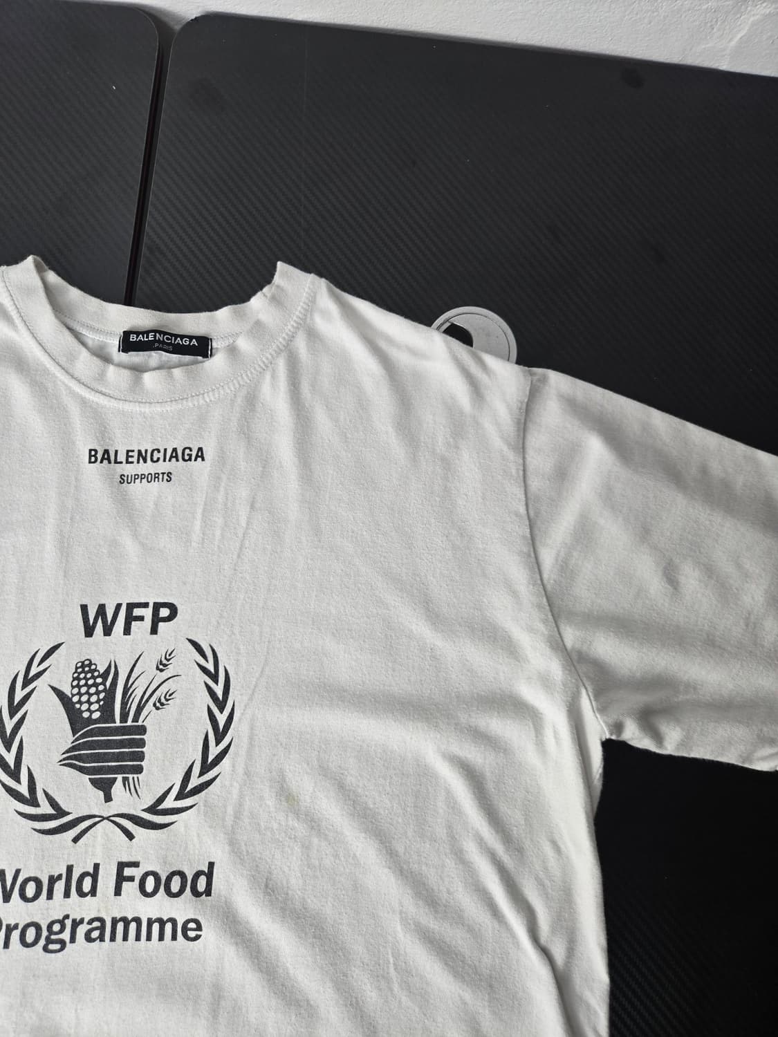 발렌시아가 WFP 반팔 티셔츠 화이트 상품이미지6