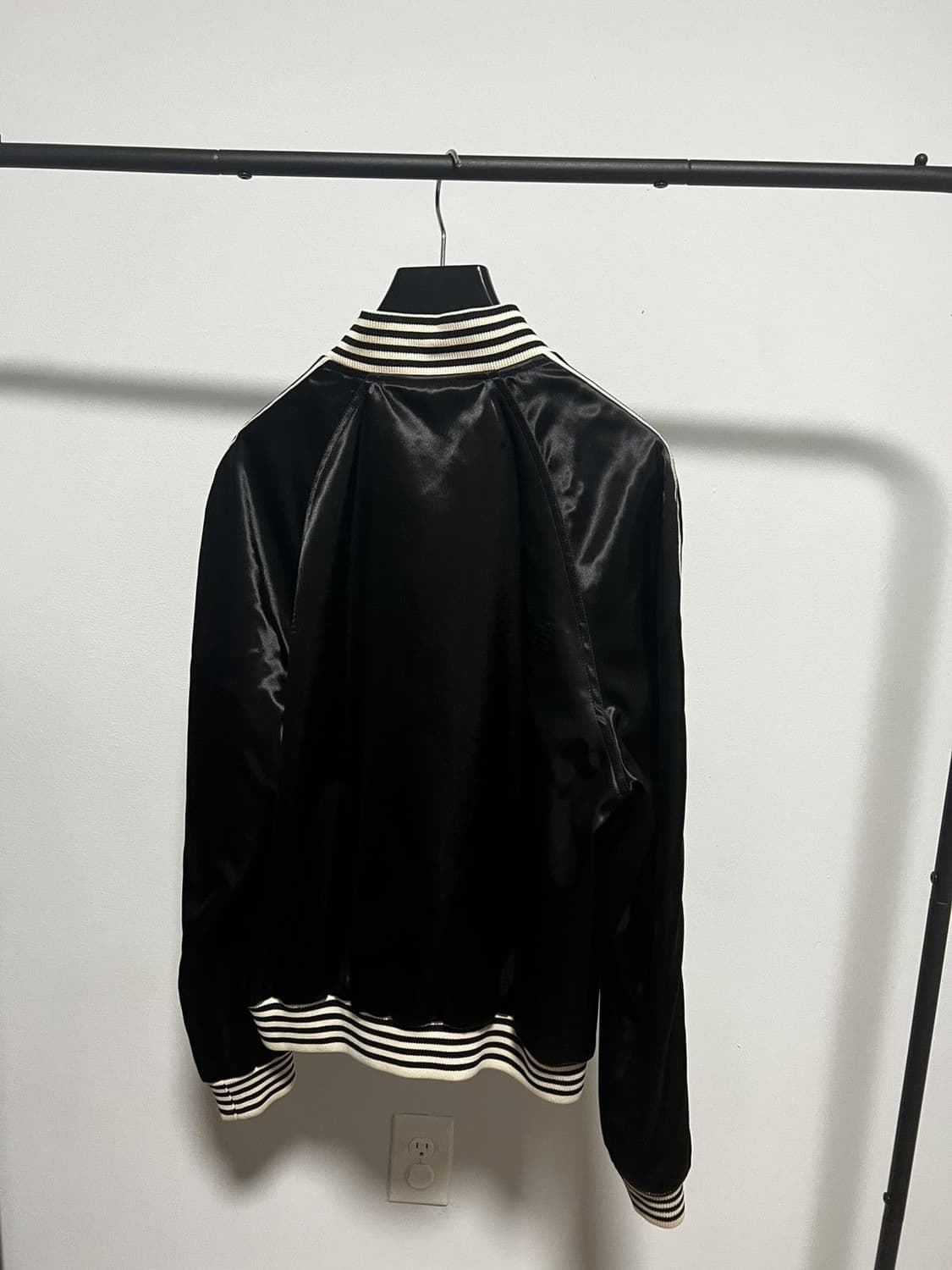 [BTS 뷔님 착용] 셀린느 23fw 임브로이더리 새틴 테디 자켓 상품이미지9