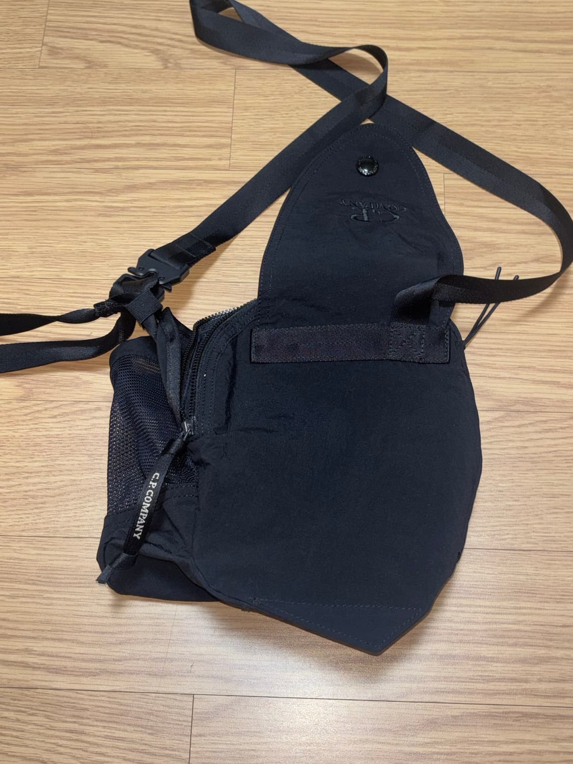 CP컴퍼니 플레인 페이퍼 미니백 크로스백 씨피컴퍼니 가방 상품이미지3