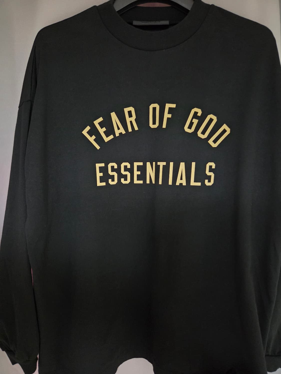 에센셜 저지 롱 슬리브 티셔츠 s사이즈 팝니다 쉘 블랙 올리브 상품이미지8