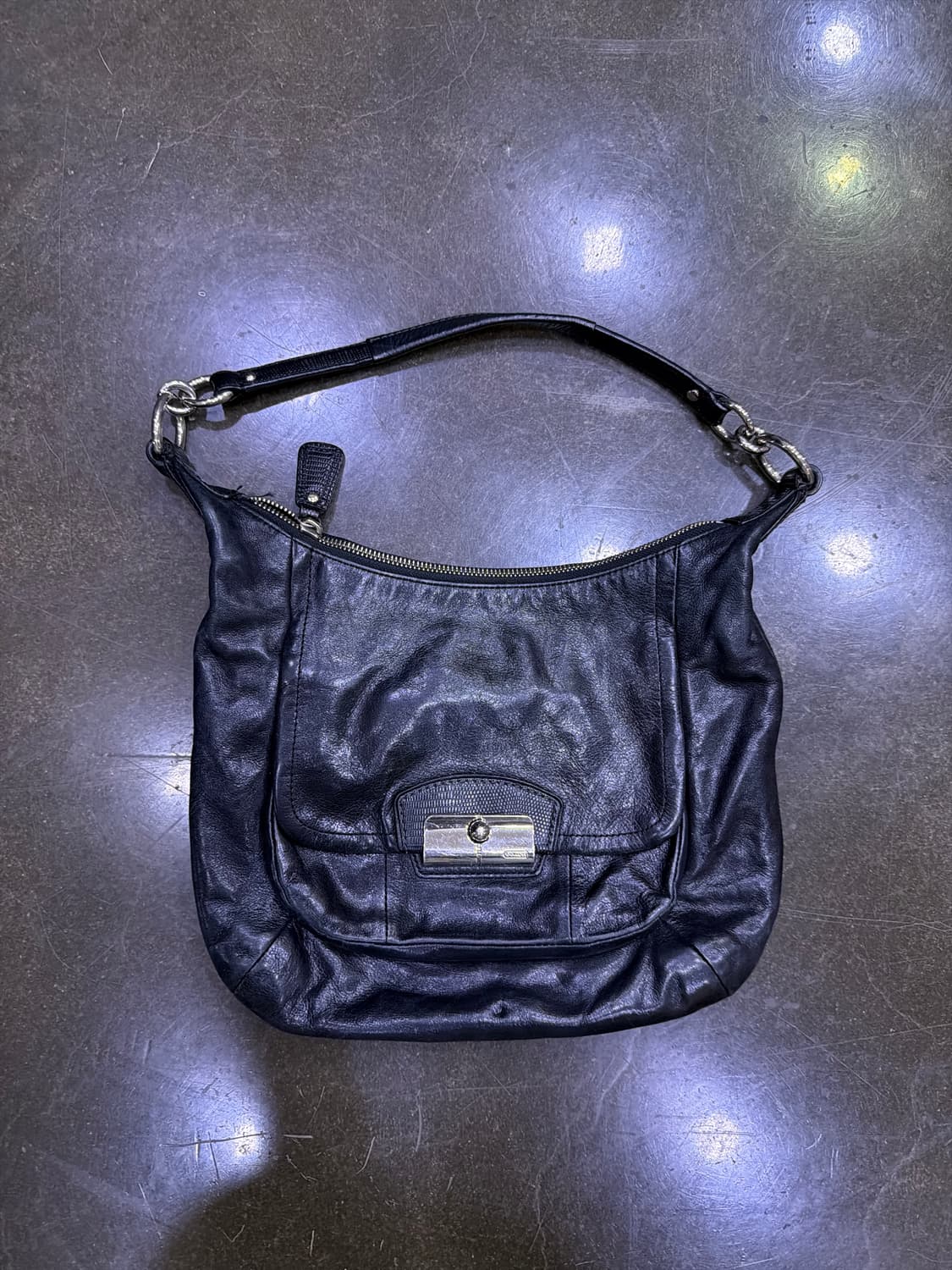 코치 크리스틴 레더 호보 숄더백 상품이미지1