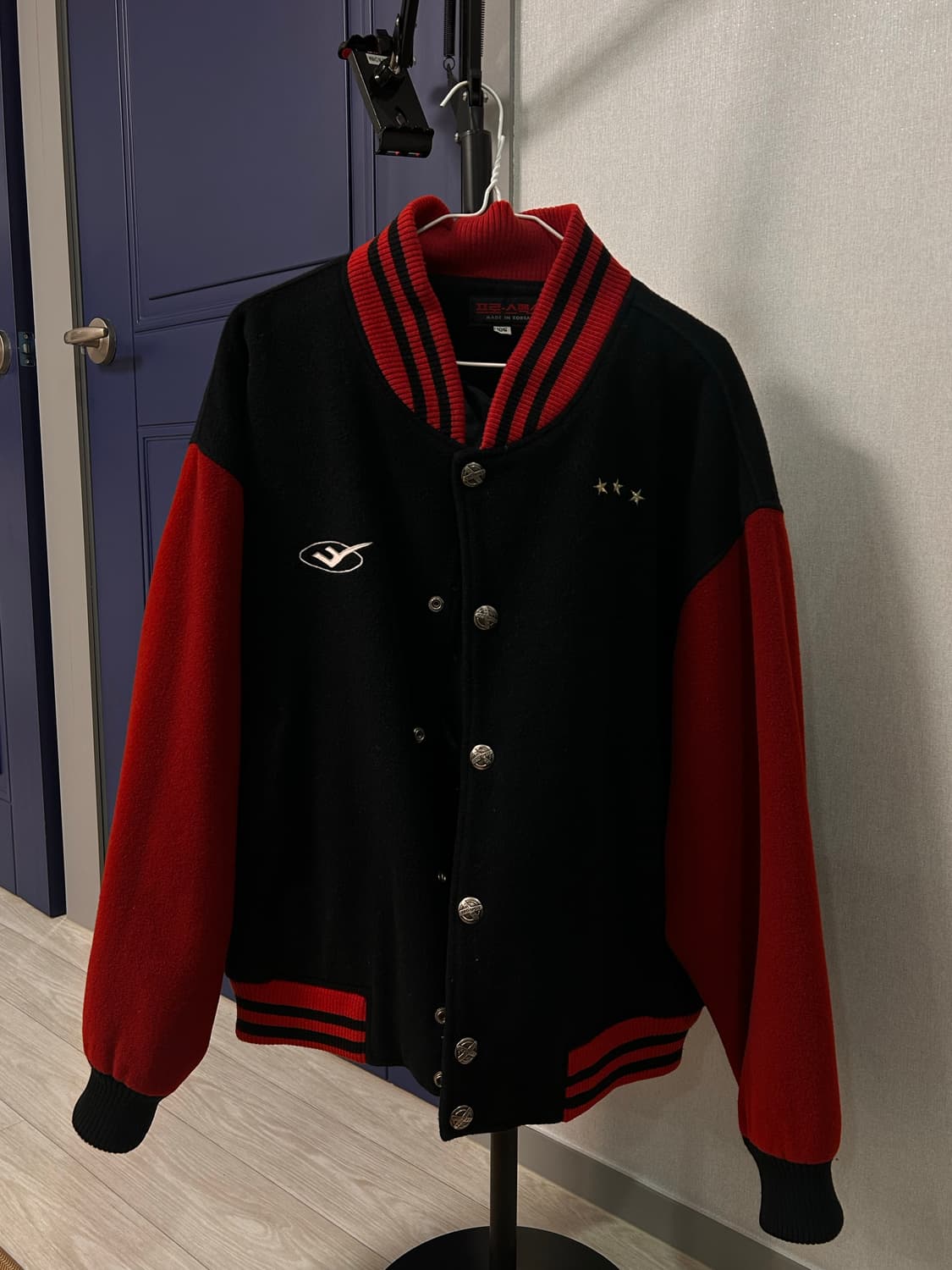 프로스펙스 바시티 자켓 블랙/레드 상품이미지1