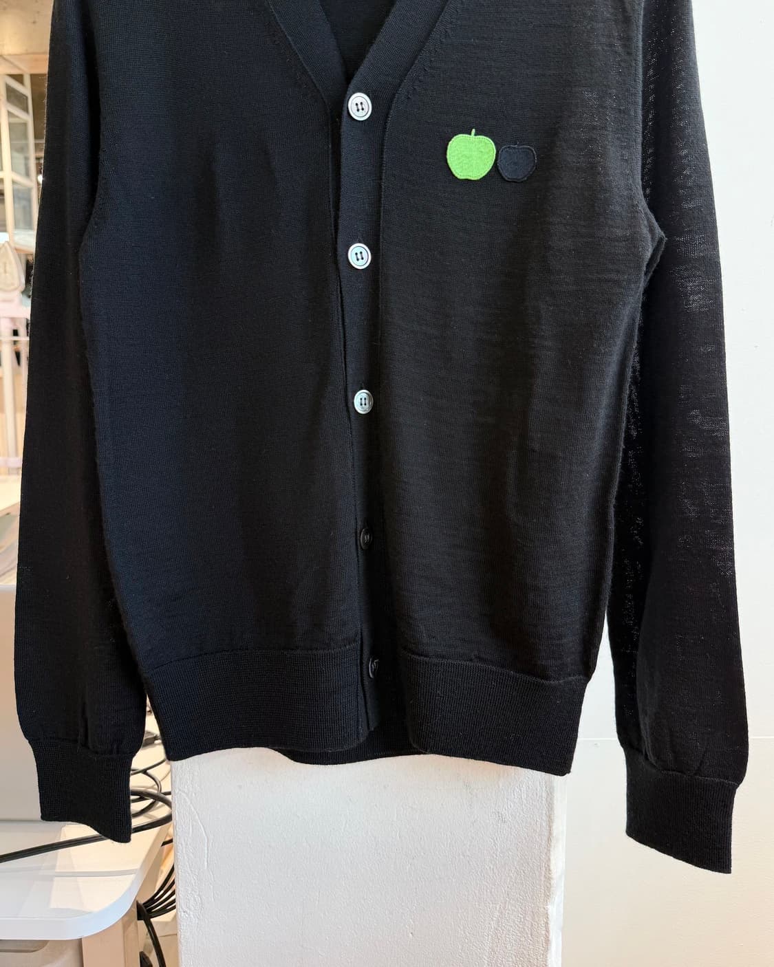 더 비틀즈 x 꼼데가르송 블랙 애플 가디건  상품이미지6