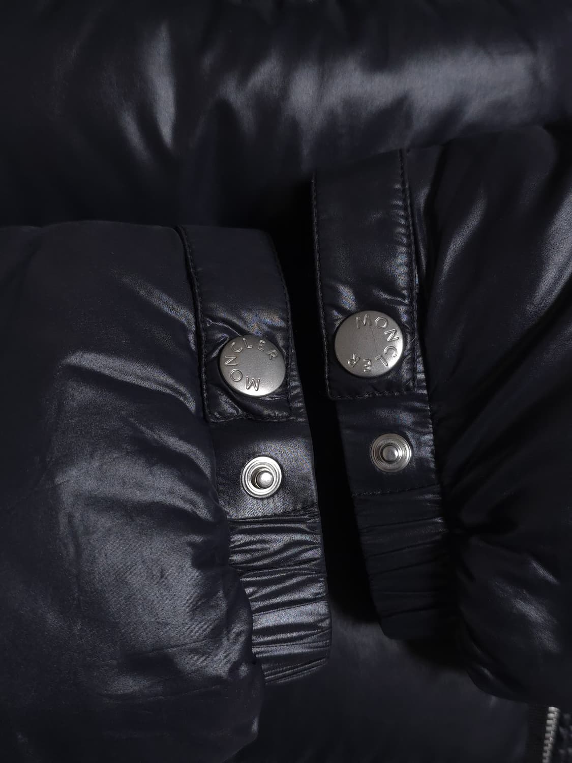 [4] 몽클레어 알릭스 20FW 알몬드 패딩 블랙 상품이미지4