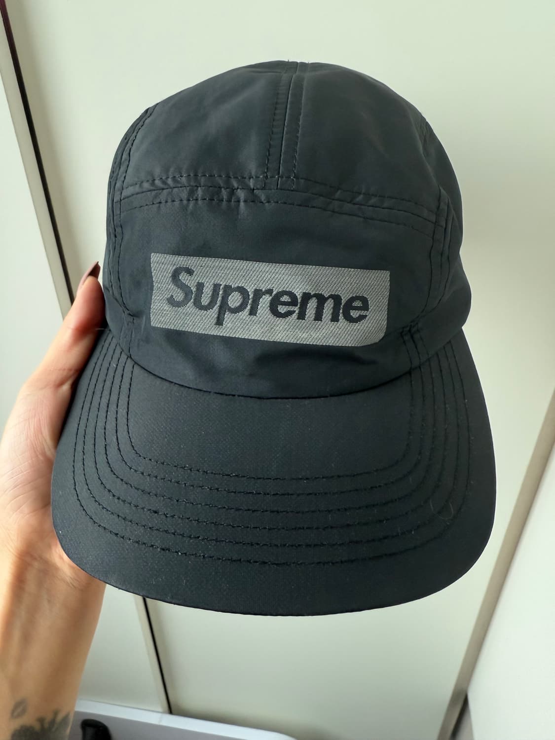 슈프림 리플렉티브 자카드 로고 캠프캡 블랙 - 22FW 상품이미지3