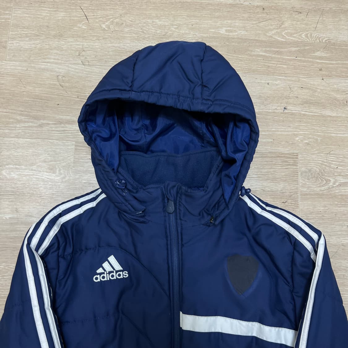 아디다스 여성 사이드라인 삼선 후드 패딩 점퍼 [네이비] M/95 상품이미지2