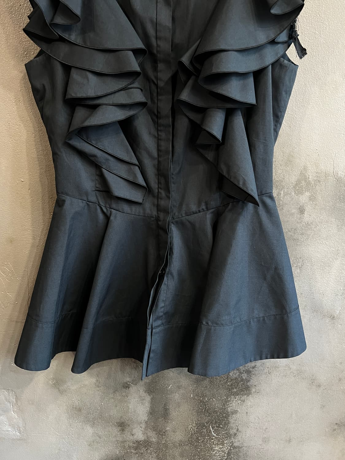 안토니오 베라르디 러플 페플럼 슬리브리스 탑 상품이미지4