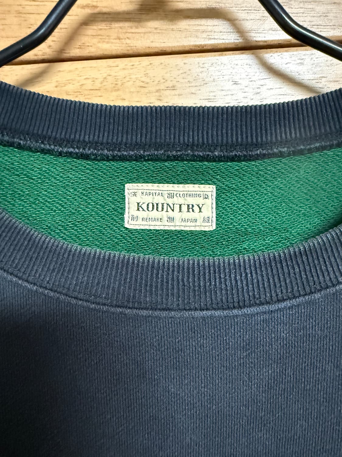 캐피탈 투톤 본 맨투맨 상품이미지4