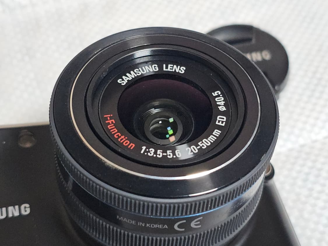 삼성 NX100 미러리스 카메라와 20-50mm 번들 렌즈 상품이미지10