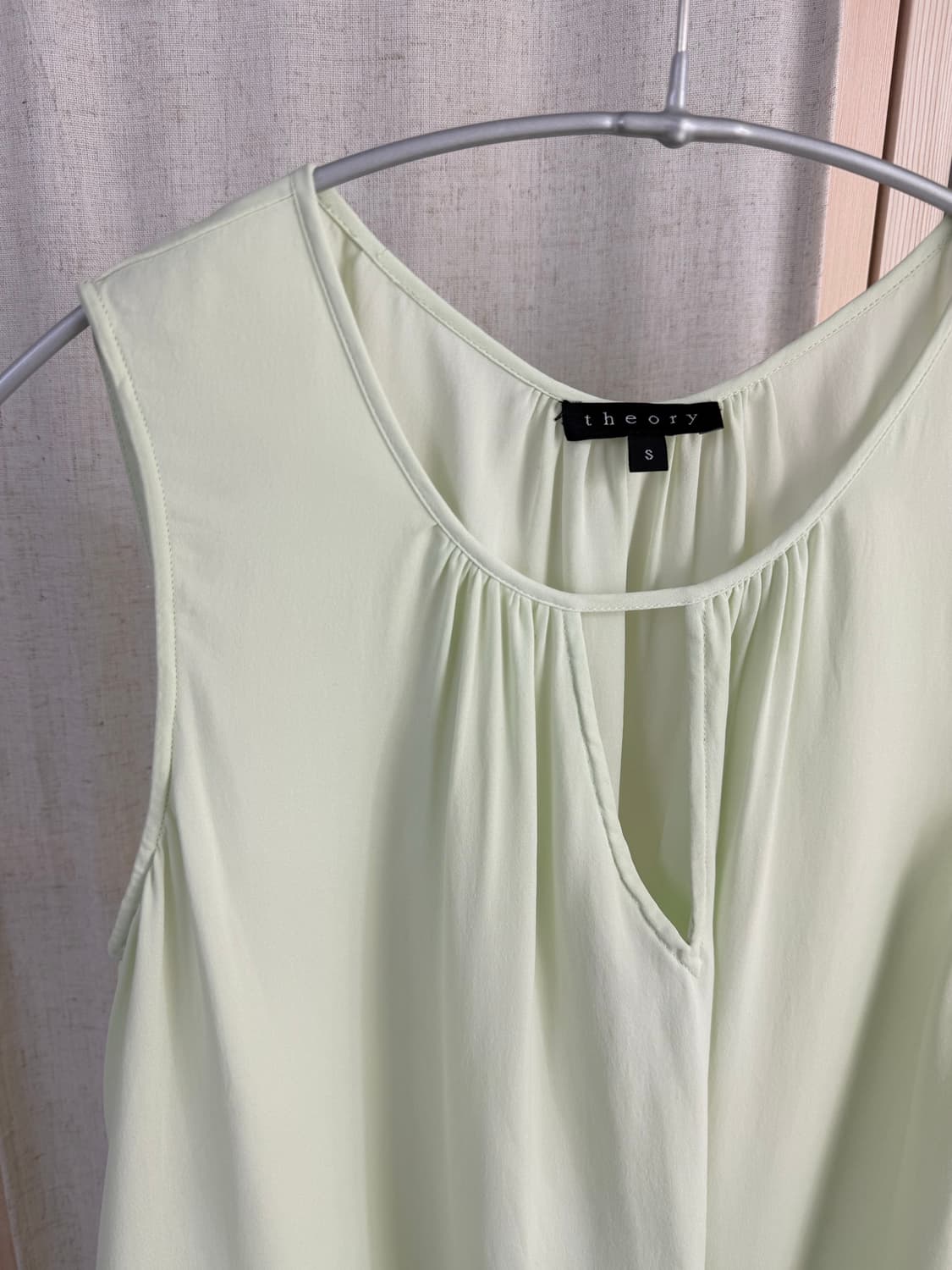 Theory 퓨어실크 민소매 블라우스 상품이미지5