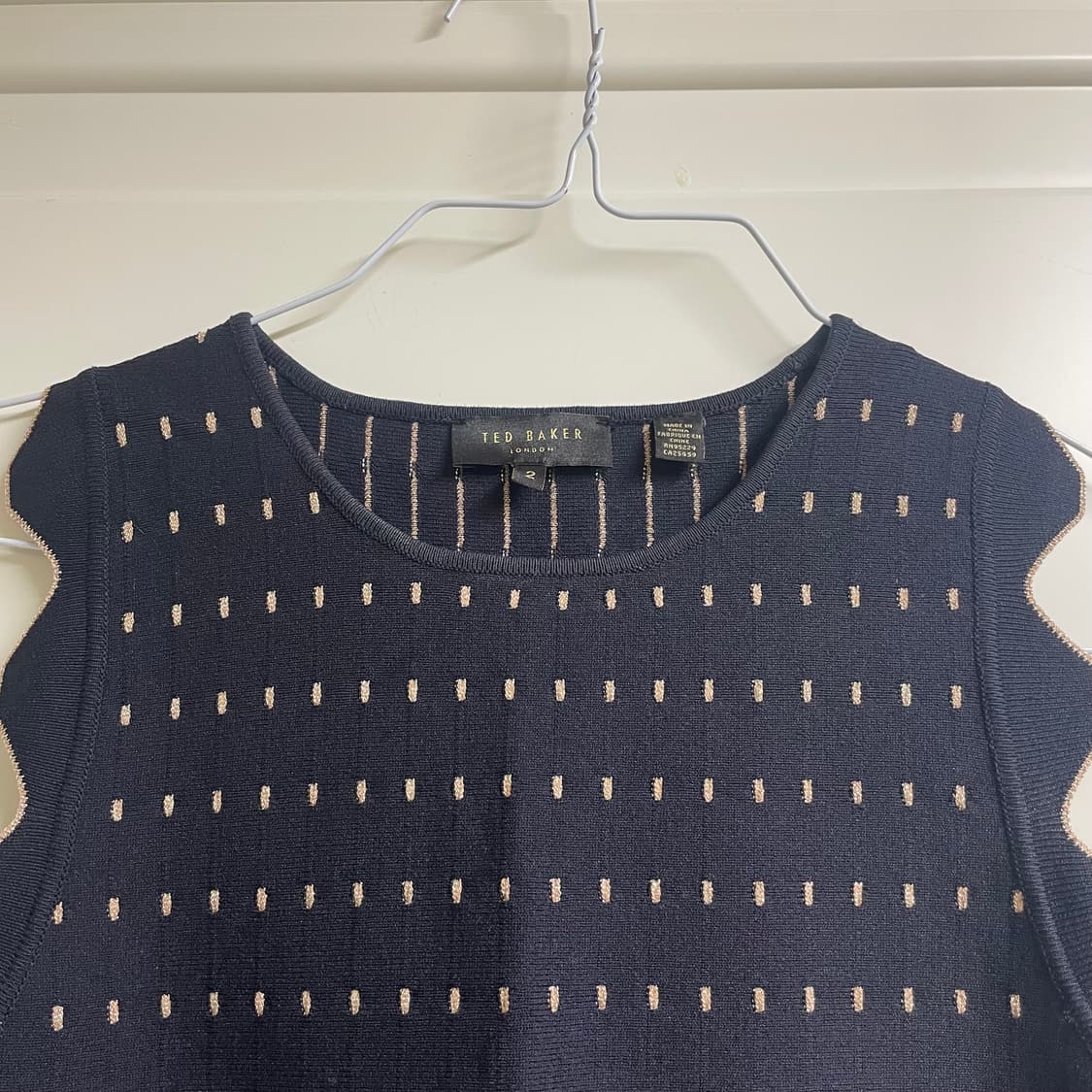 TED BAKER네이비골드 슬리브리스 원피스 상품이미지4