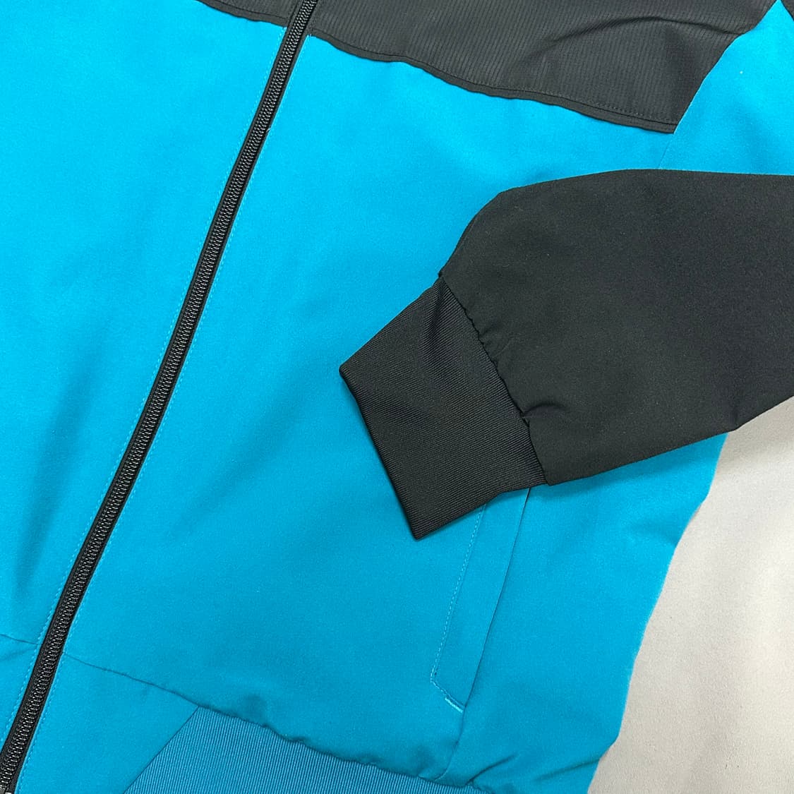 아디다스 레알마드리드 빈티지 바람막이 100 상품이미지6