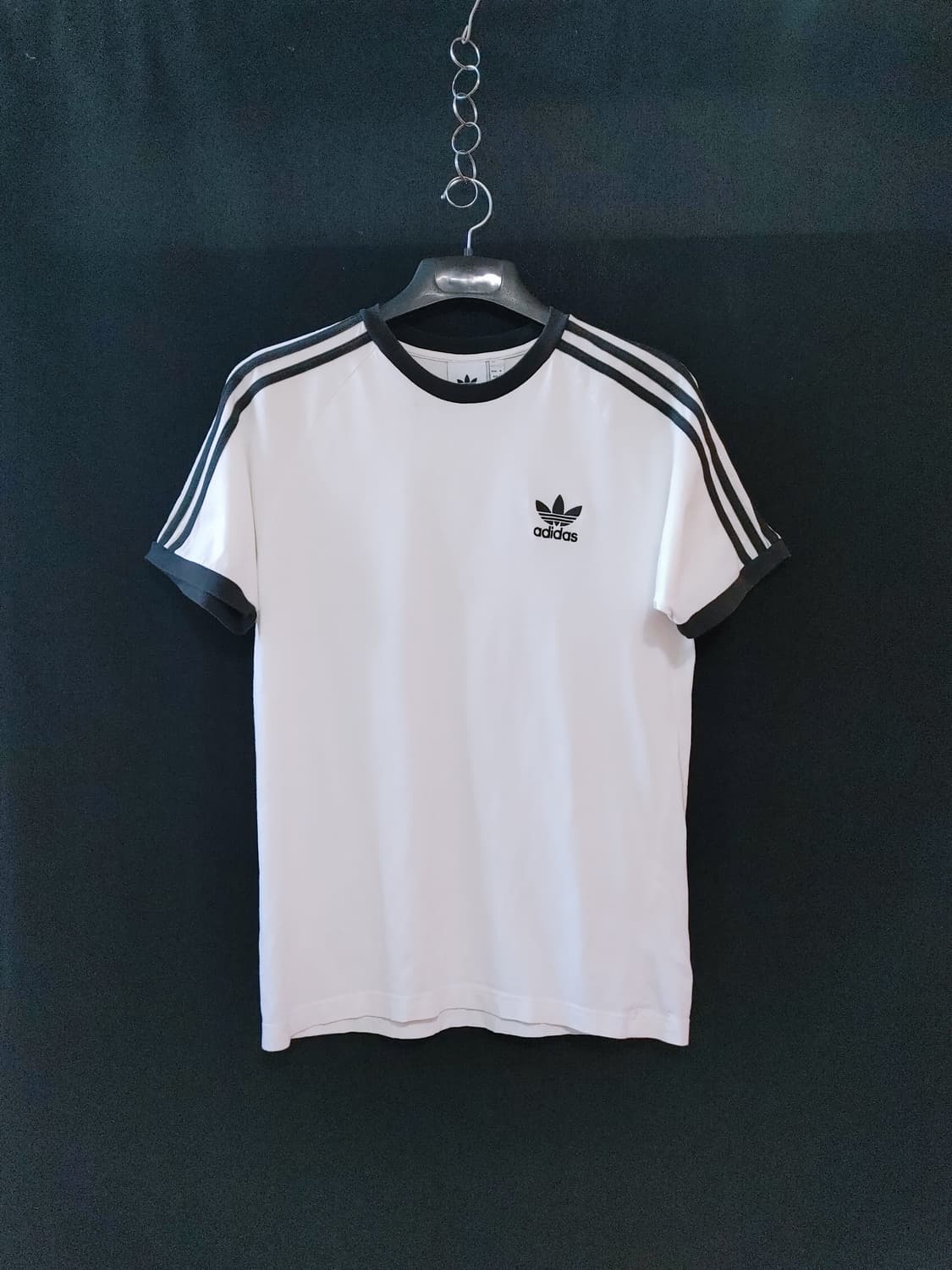 PAKAIAN adidas 파카이안 아디다스  삼선라인 반팔라운드티
 상품이미지1