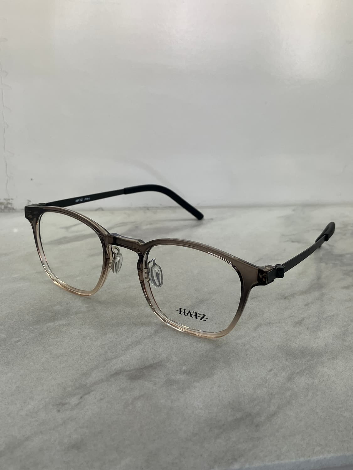 하츠 Hatz 차콜 클리어 투톤 월링턴 뿔테 안경 상품이미지9