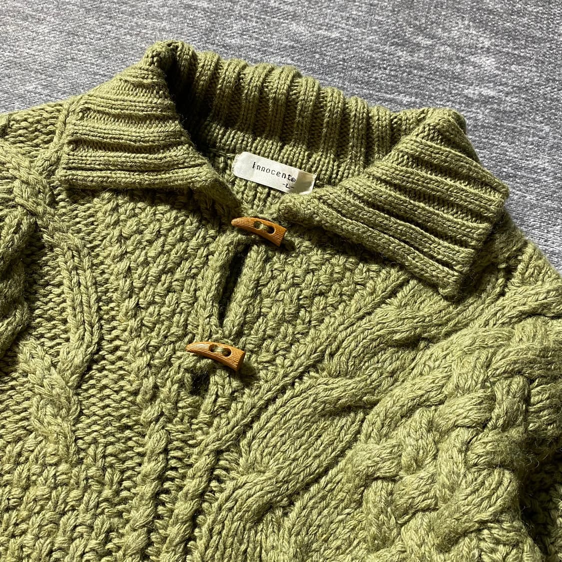 - Innocent 일본 빈티지 토글 디테일 울 니트 상품이미지2