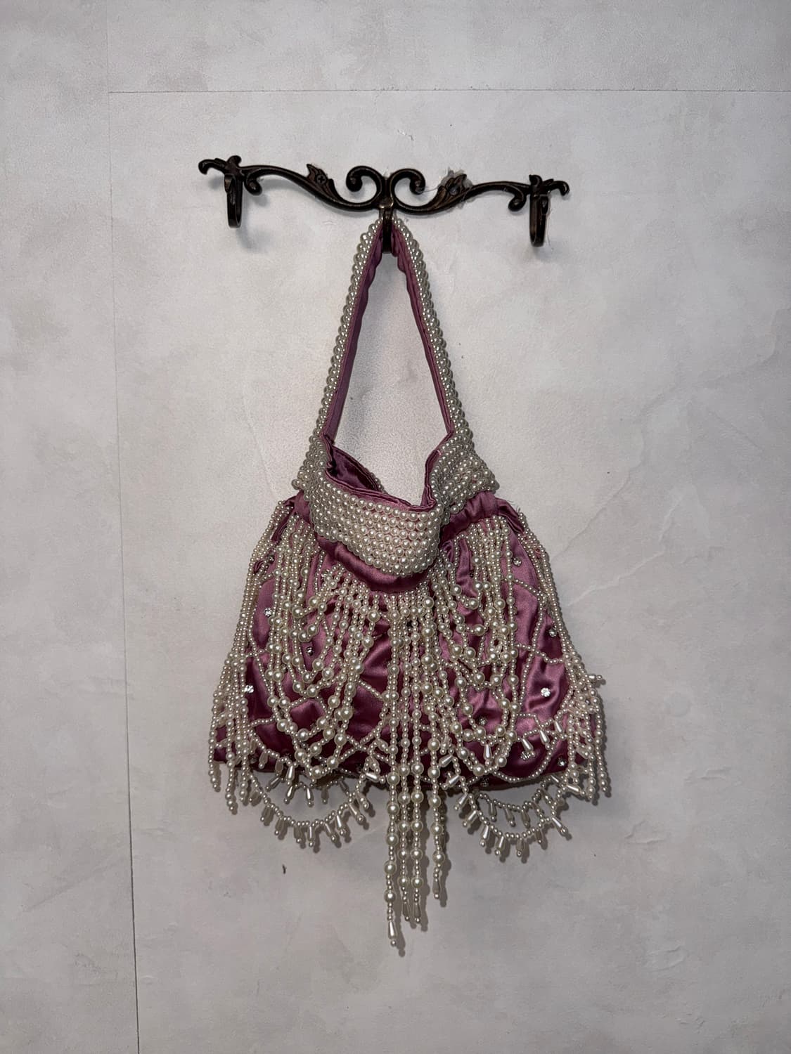 Pink satin fairy cubic pearl hand bag 상품이미지4