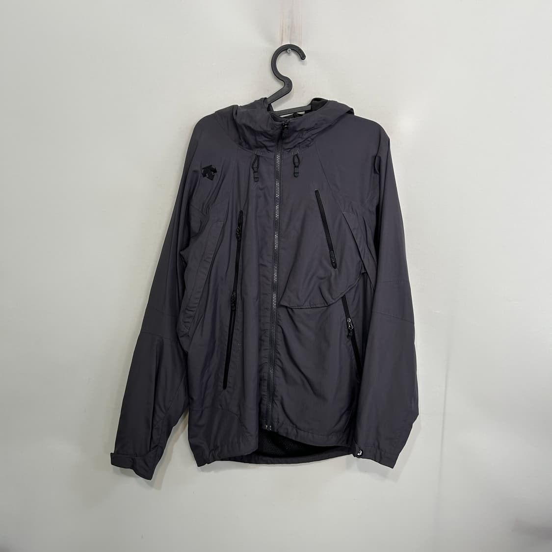 데상트 남성 바람막이 105 상품이미지1