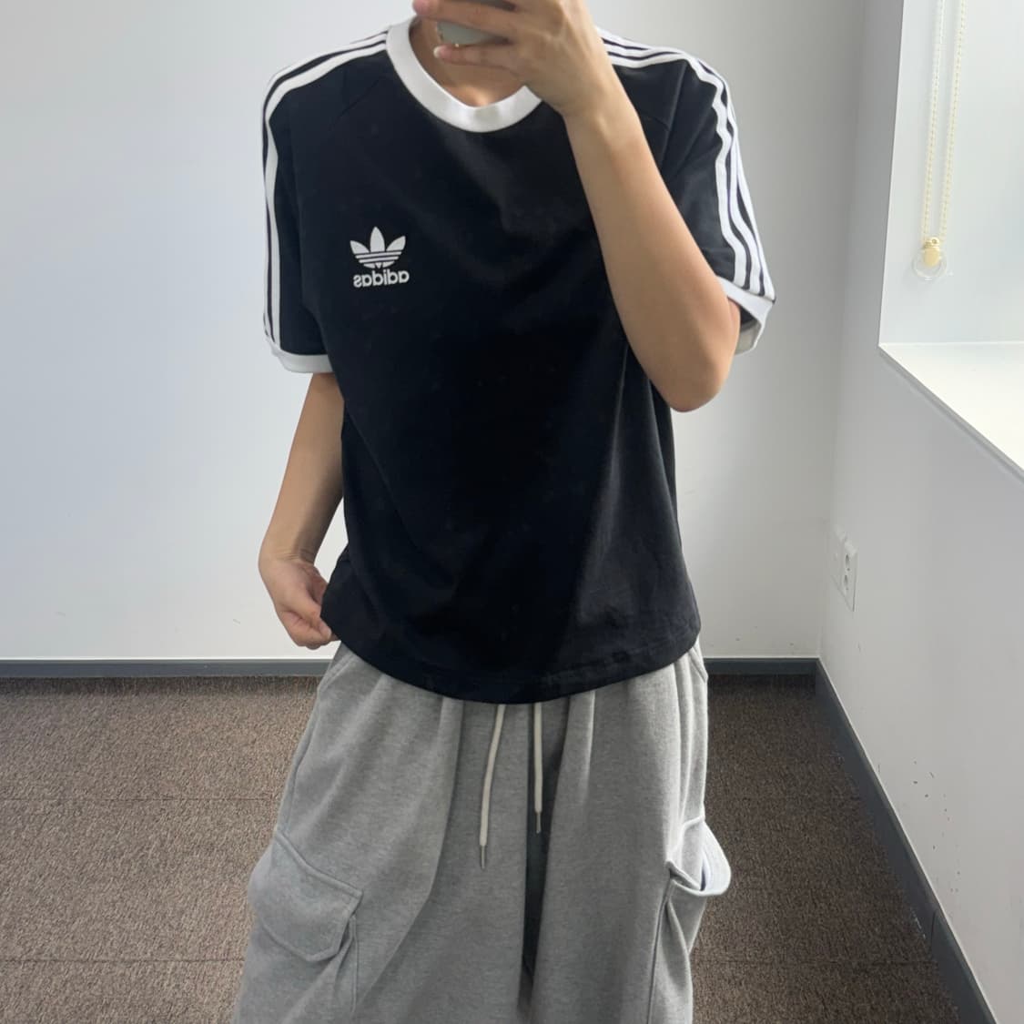 Adidas 아디다스 빅 파이어로고 블랙 반팔  상품이미지1