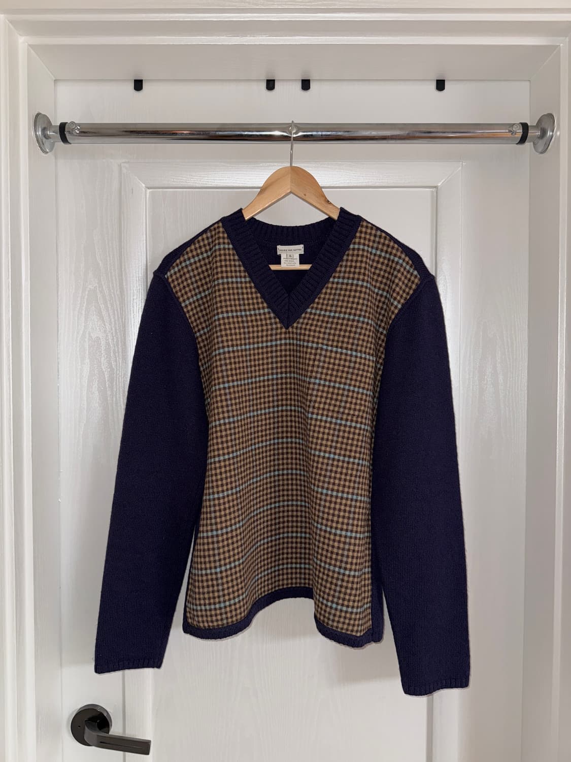 v-neck knit 상품이미지1