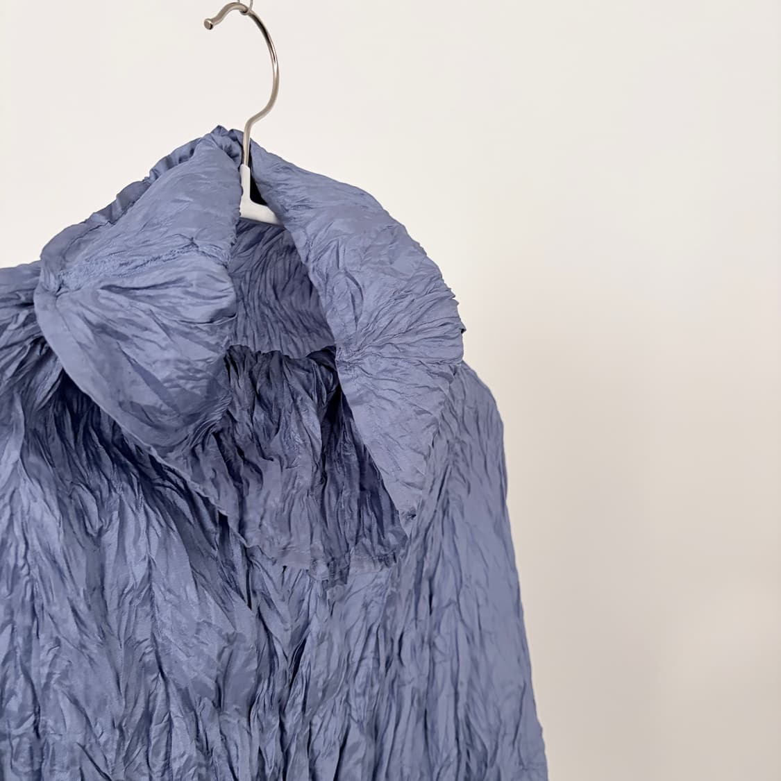 Wrinkle High Neck Blouse 상품이미지6