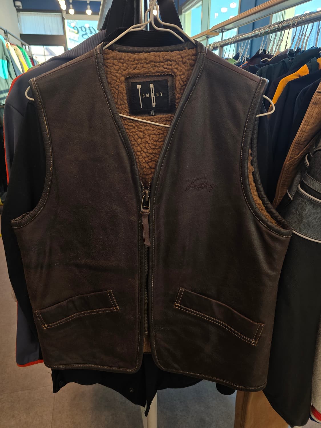 톰보이 브라운 빈티지 소가죽 양털 베스트 상품이미지2