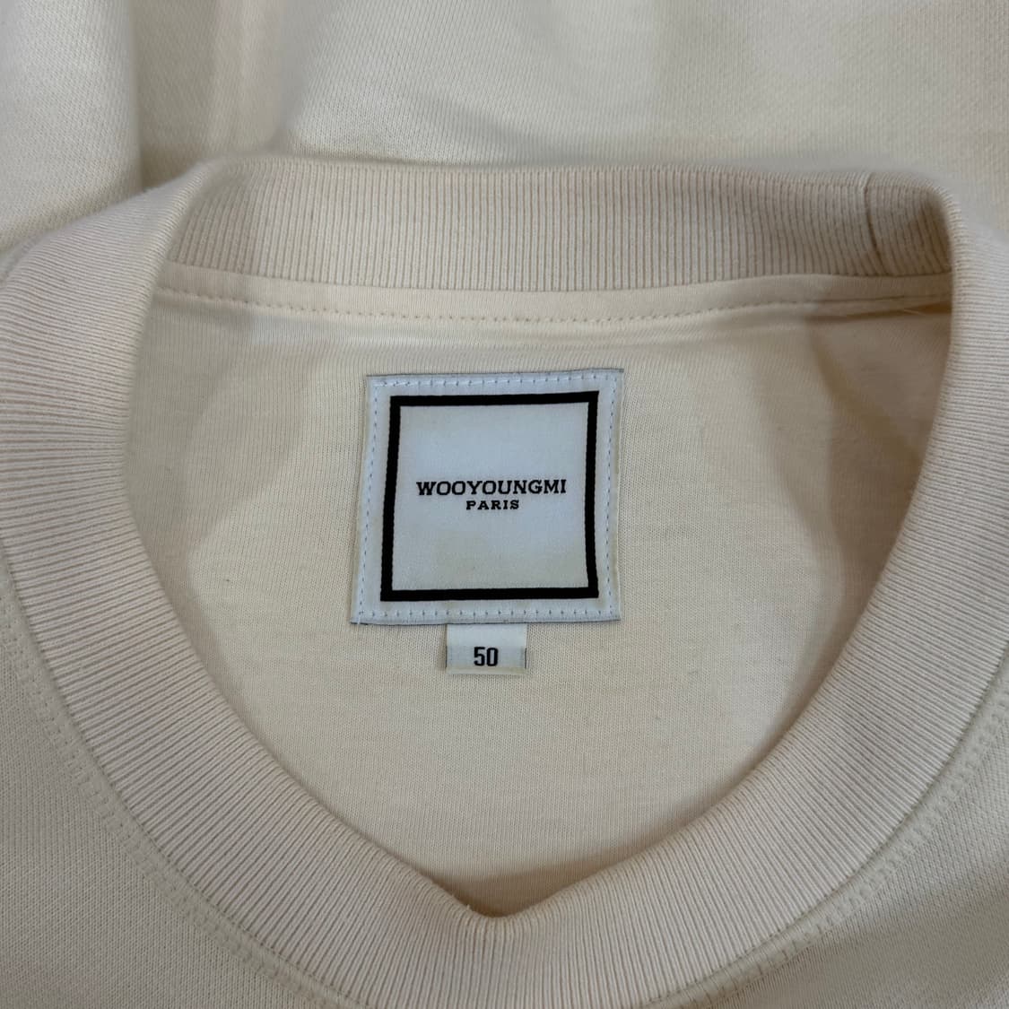 [리오브전포점] 우영미 백 스퀘어 라벨 라운드 코튼 스웨트셔츠 맨투맨 5 상품이미지4