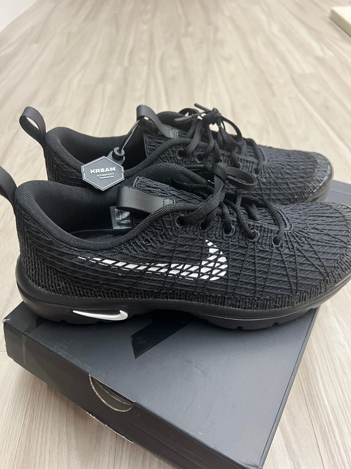 나이키 x 꼼데가르송 옴므 플러스 에어 리주버네이트 블랙 275 상품이미지3