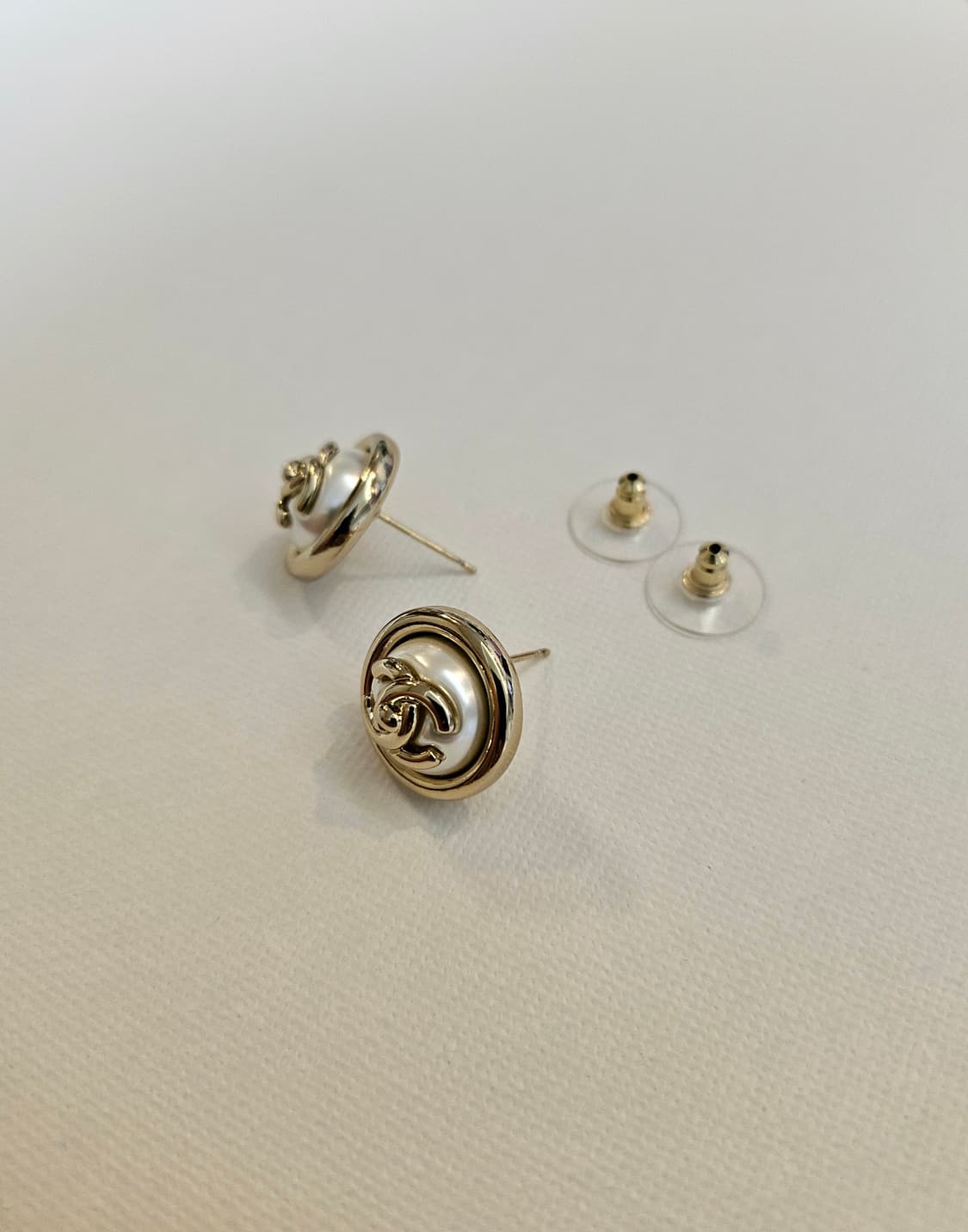 샤넬 CC 턴락 단추진주 금장 귀걸이 업사이클링 상품이미지5