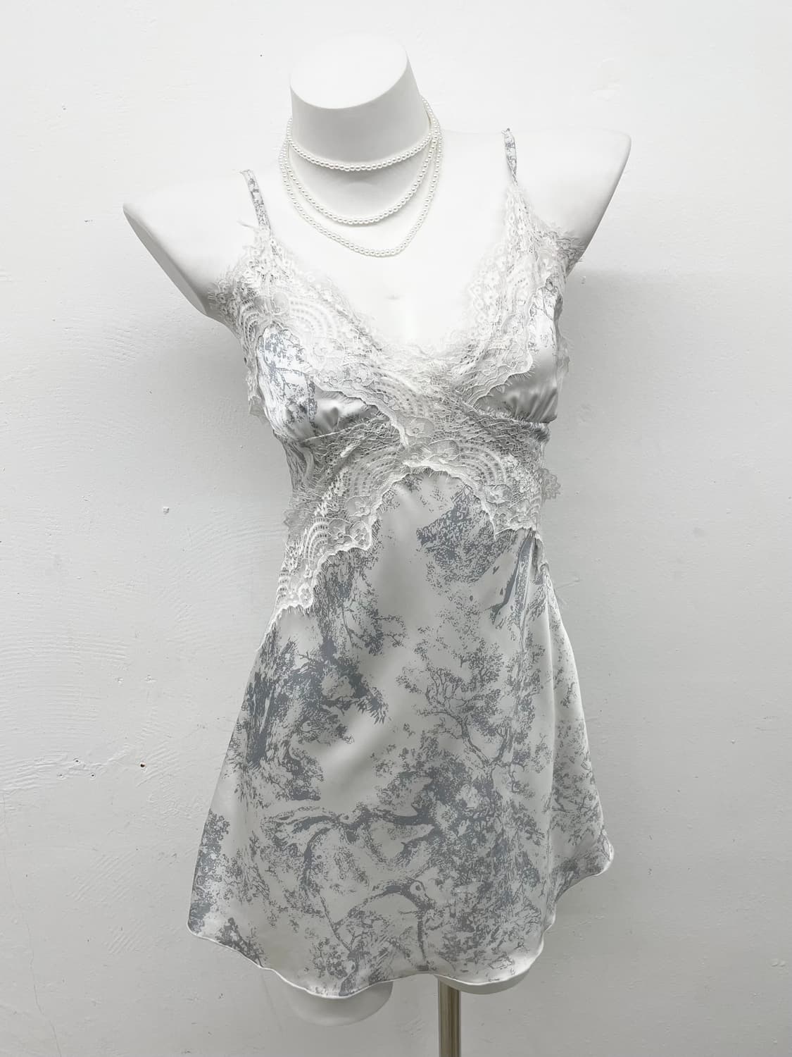 페어리 새틴 프릴 슬립 상품이미지4