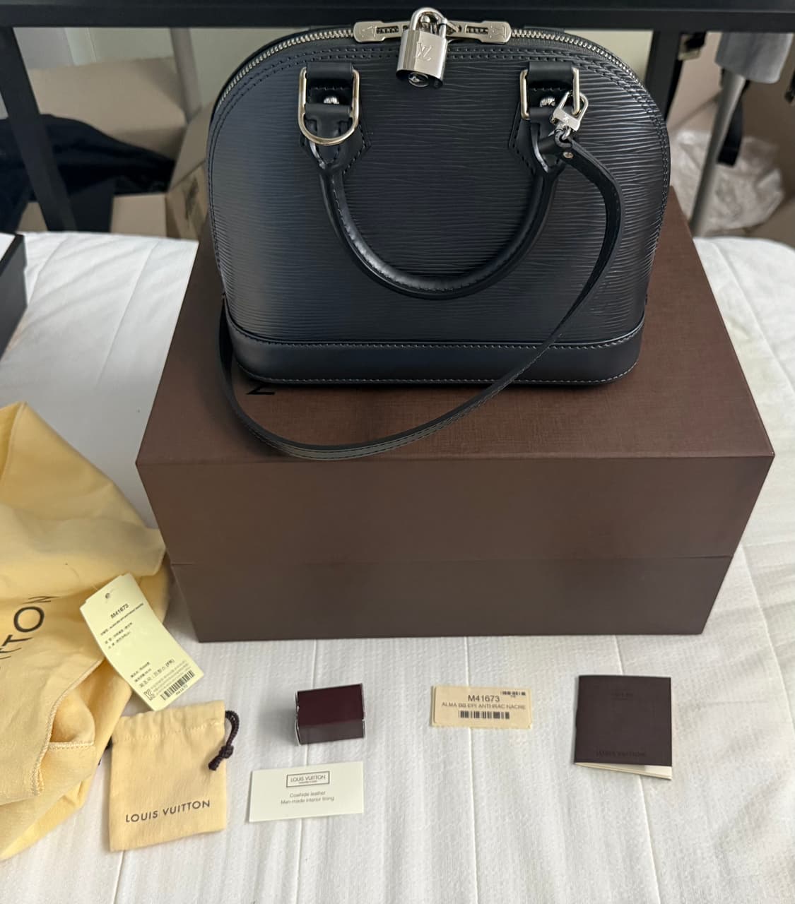 루이비통 anthrac nacre 색상 알마 에피백 알마bb  상품이미지2