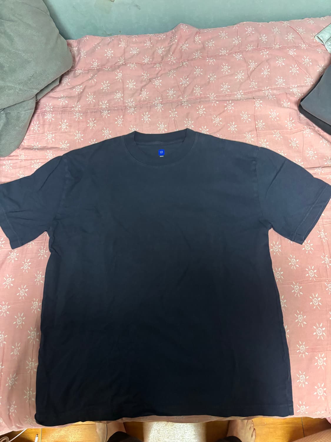 이지갭 반팔티 네이비 M사이즈 실착1회 새상품급 판매 상품이미지3