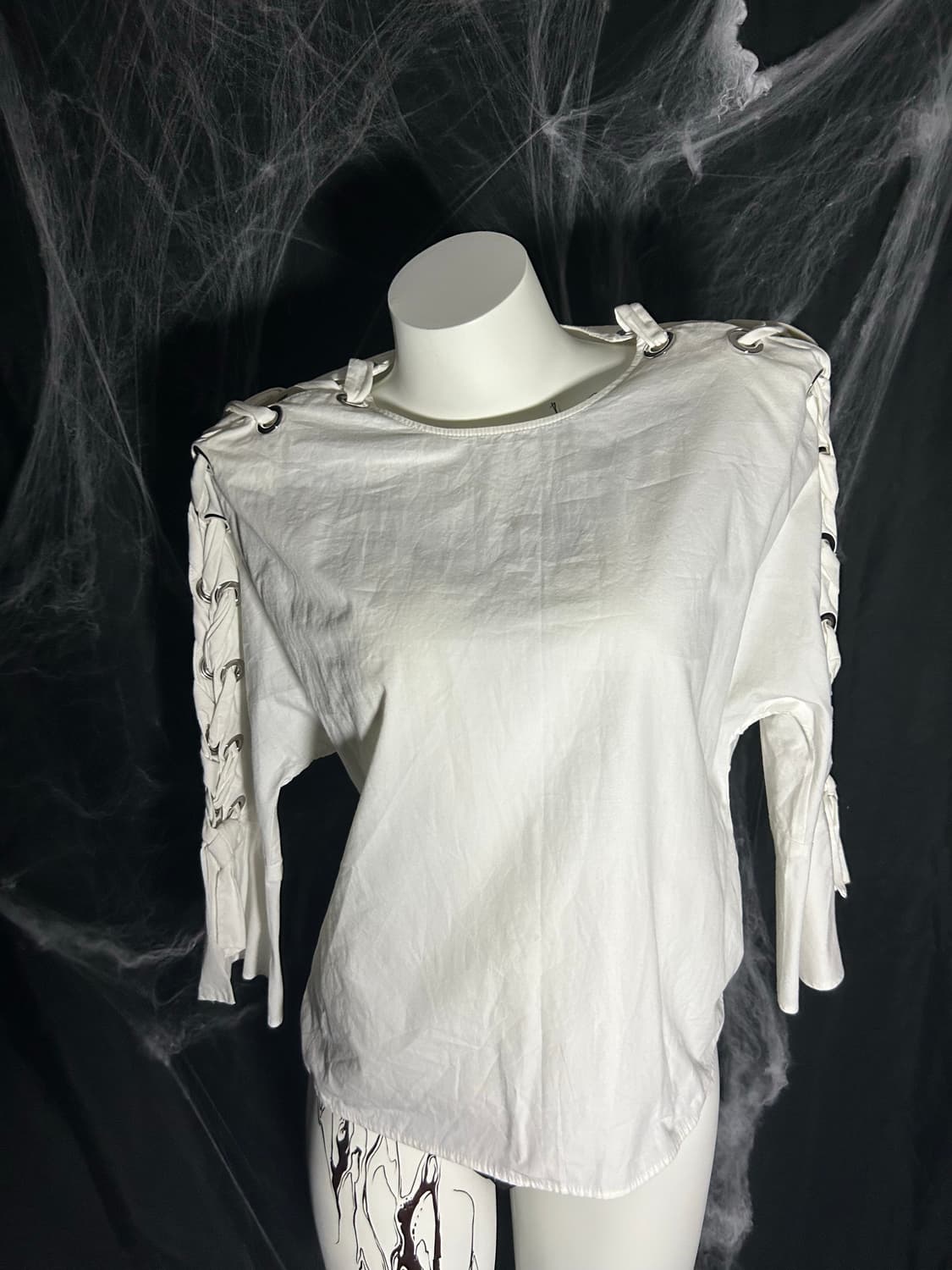 white eyelet flare shirts sleeve 상품이미지1