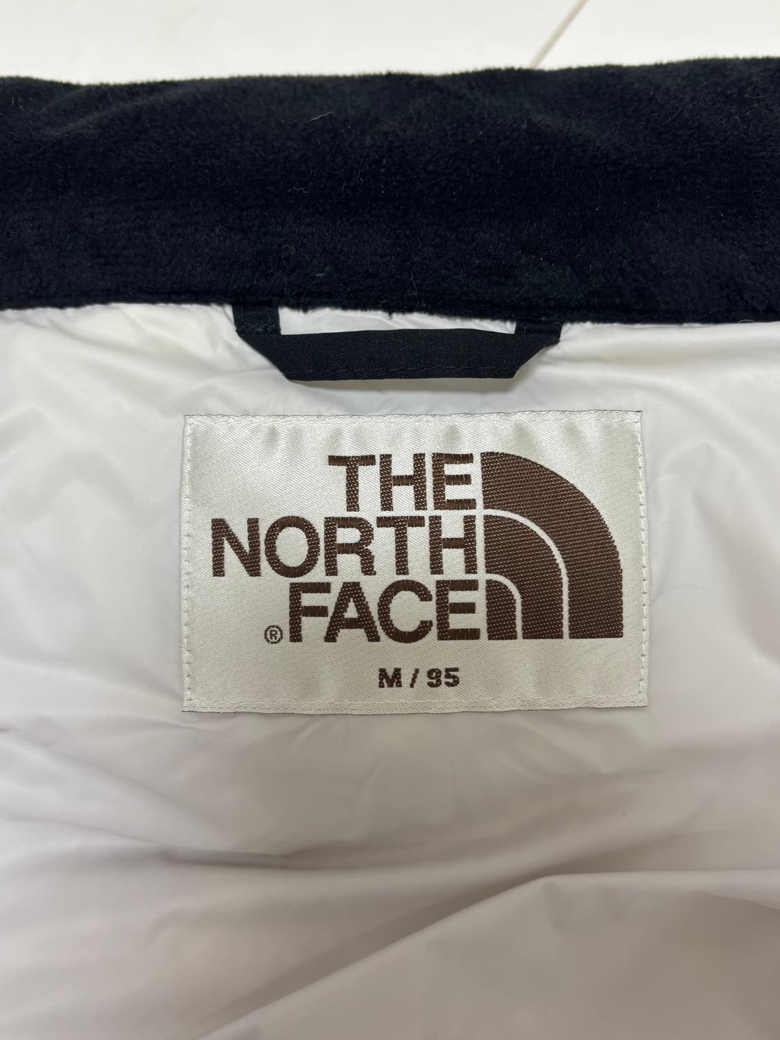 노스페이스 눕시 화이트라벨 노벨티 지구 조끼패딩 상품이미지6