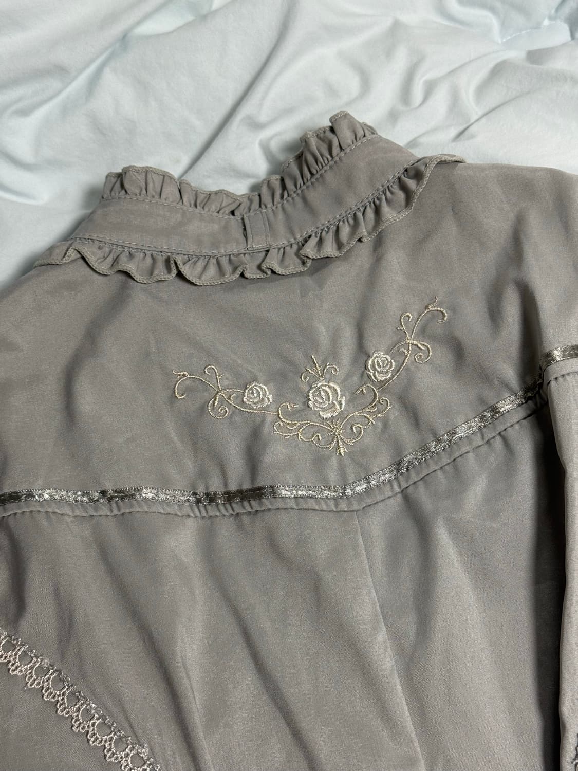 오즈온 ozz on 빈티지 레이스 반팔 블라우스 그레이 상품이미지6