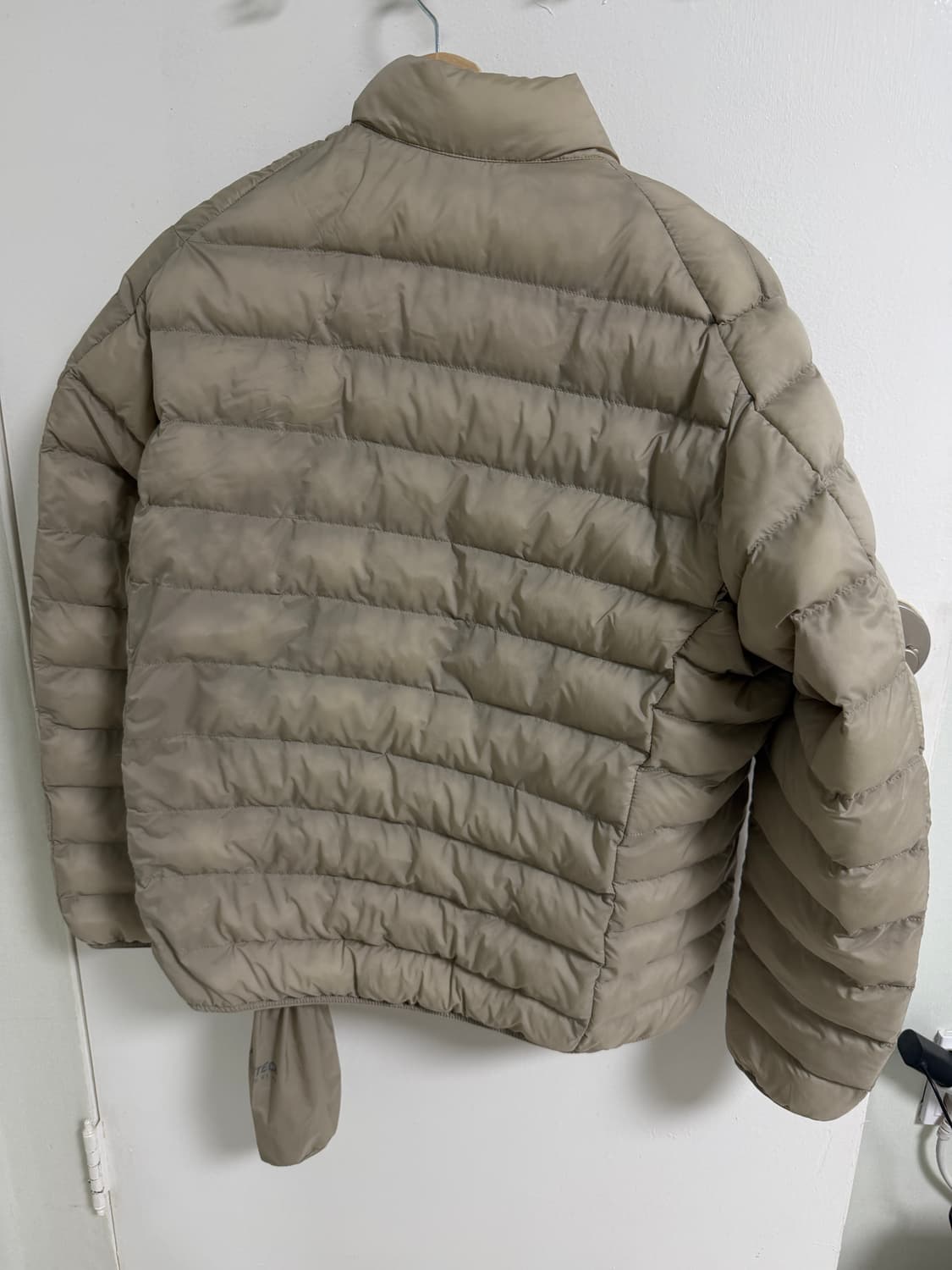 유니클로 퍼프테크자켓 베이지 상품이미지2