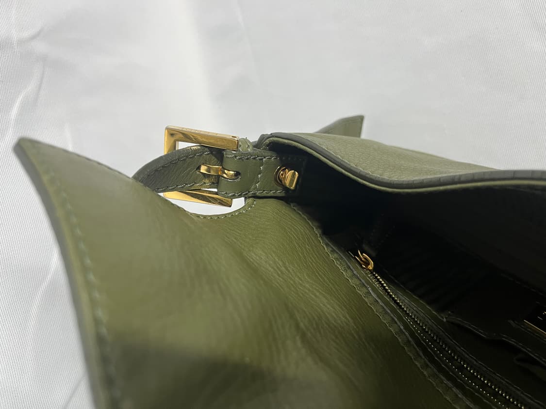 FENDI 펜디 바게트 레더 크로스백 카키 상품이미지9