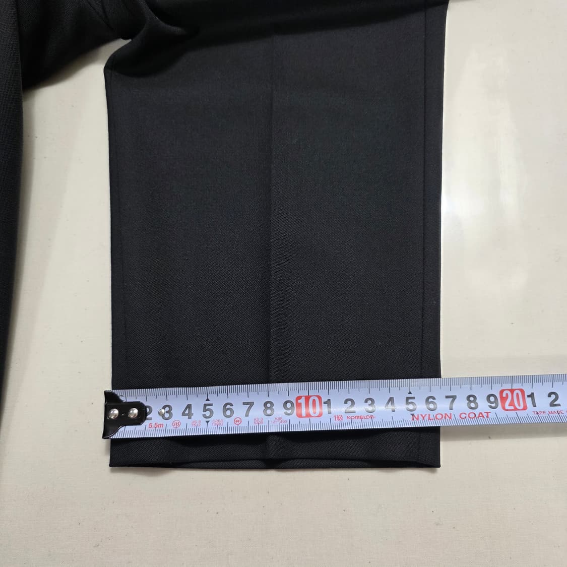 1184 시스템 옴므 SYSTEM 테이퍼드핏 슬랙스 비조 팬츠 블랙 82 상품이미지5