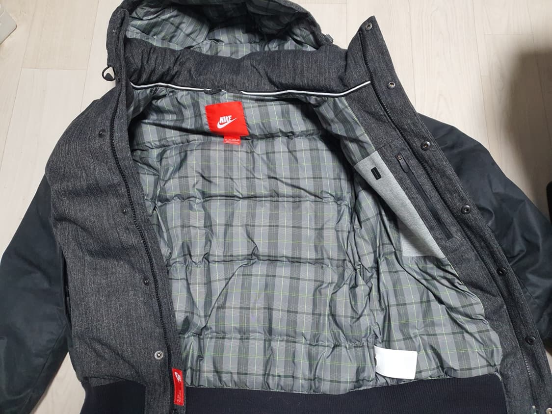 나이키 구스다운 패딩 XS 90 정도

 상품이미지3