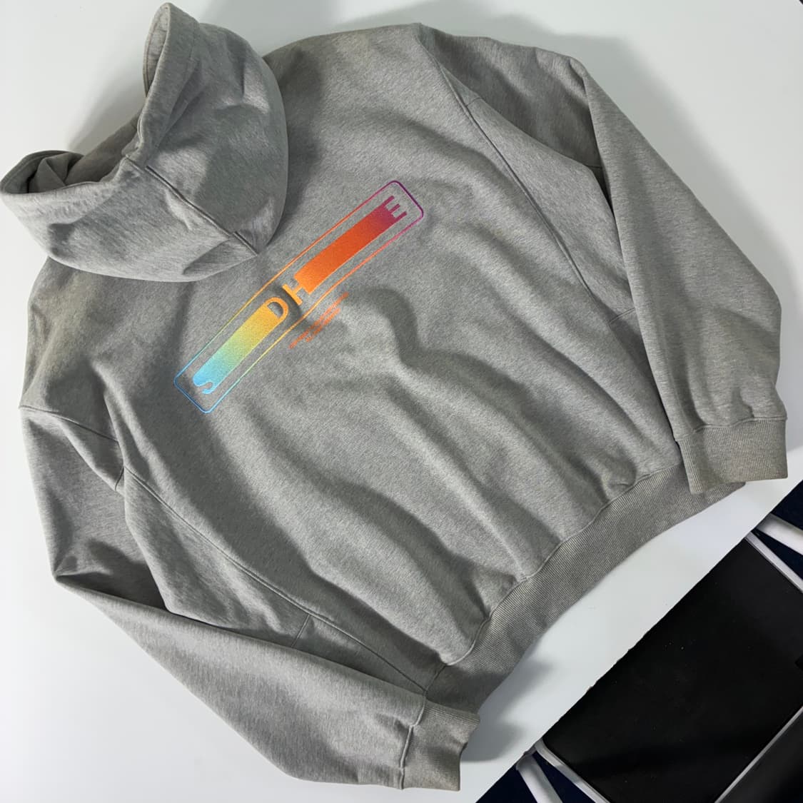 Solid Homme 솔리드 옴므22F/W 그라데이션 백로고 후드티 상품이미지4