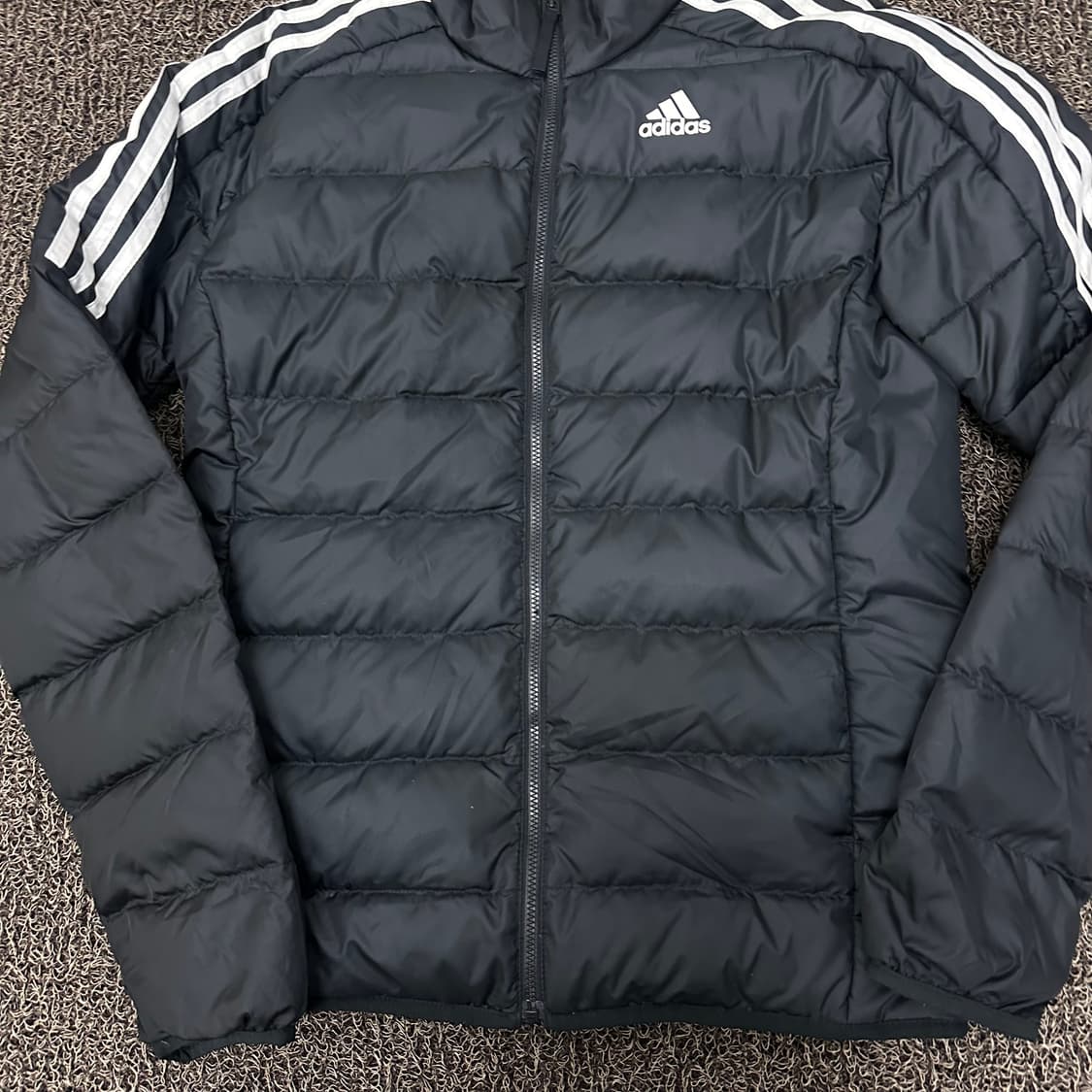 아디다스 덕다운 경량 패딩 블랙 M 상품이미지4